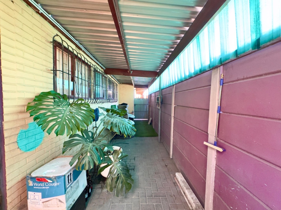 3 Bedroom Property for Sale in Lavender Hill Western Cape